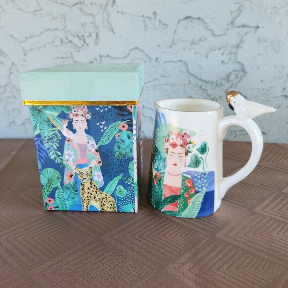 Frida Kahlo Gift Ceramic Coffee Mug in Box 4" high - Picture 3 of 9
